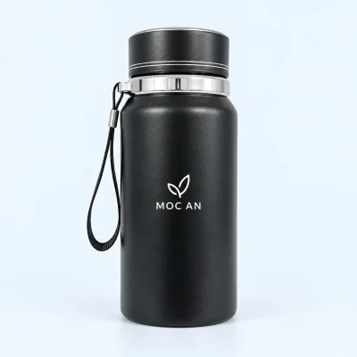 Mô phỏng logo MOC AN màu trắng trên thân bình giữ nhiệt đen 600 ml