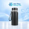 Bình giữ nhiệt 600 ml màu đen trên nền Quà Tặng Quảng Cáo xanh nhạt