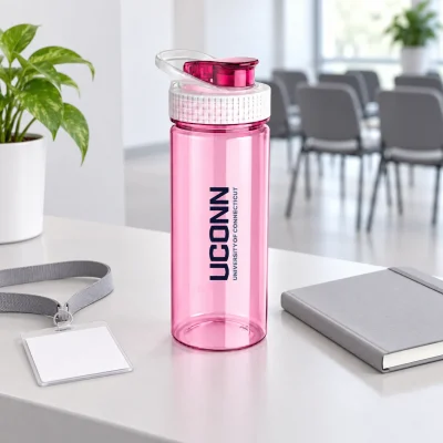 Minh họa bình hồng 500 ml đặt tại quầy đón khách trước phòng hội thảo