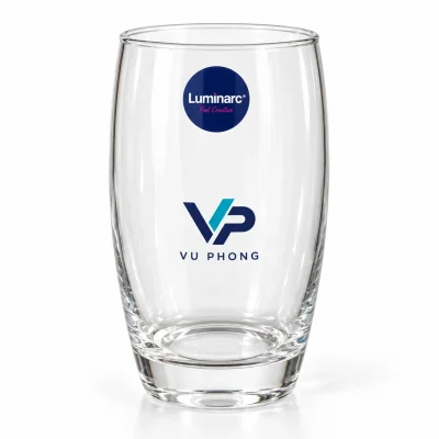 Minh họa biểu tượng VP và tên VU PHONG dưới tem Luminarc trên ly L8951