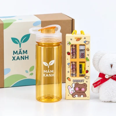 Minh họa nhận diện MẦM XANH trên tem hộp carton và bình nhựa vàng