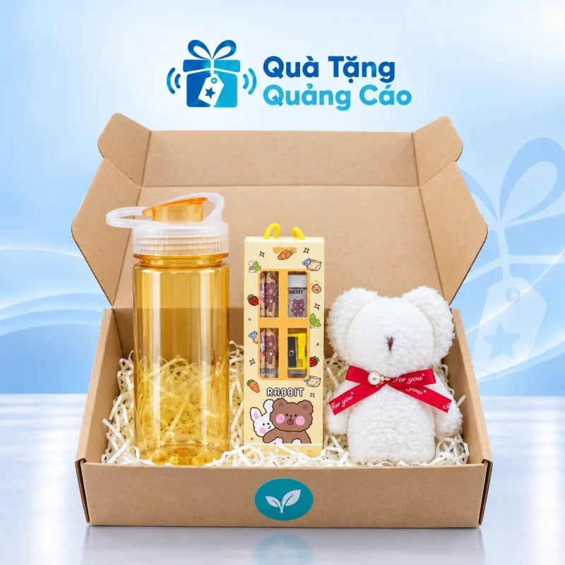 Bộ quà bình nhựa 500ml, dụng cụ học tập và khăn gấu