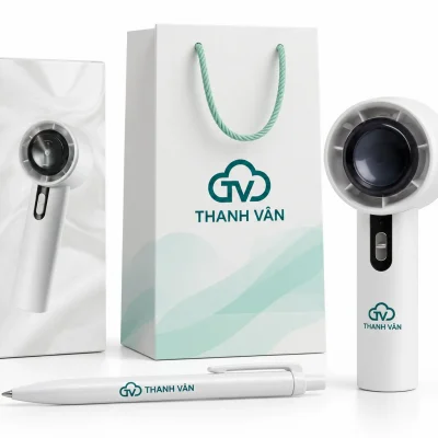 Minh họa nhận diện THANH VÂN trên tay cầm quạt, một vị trí trên bút và túi giấy in offset
