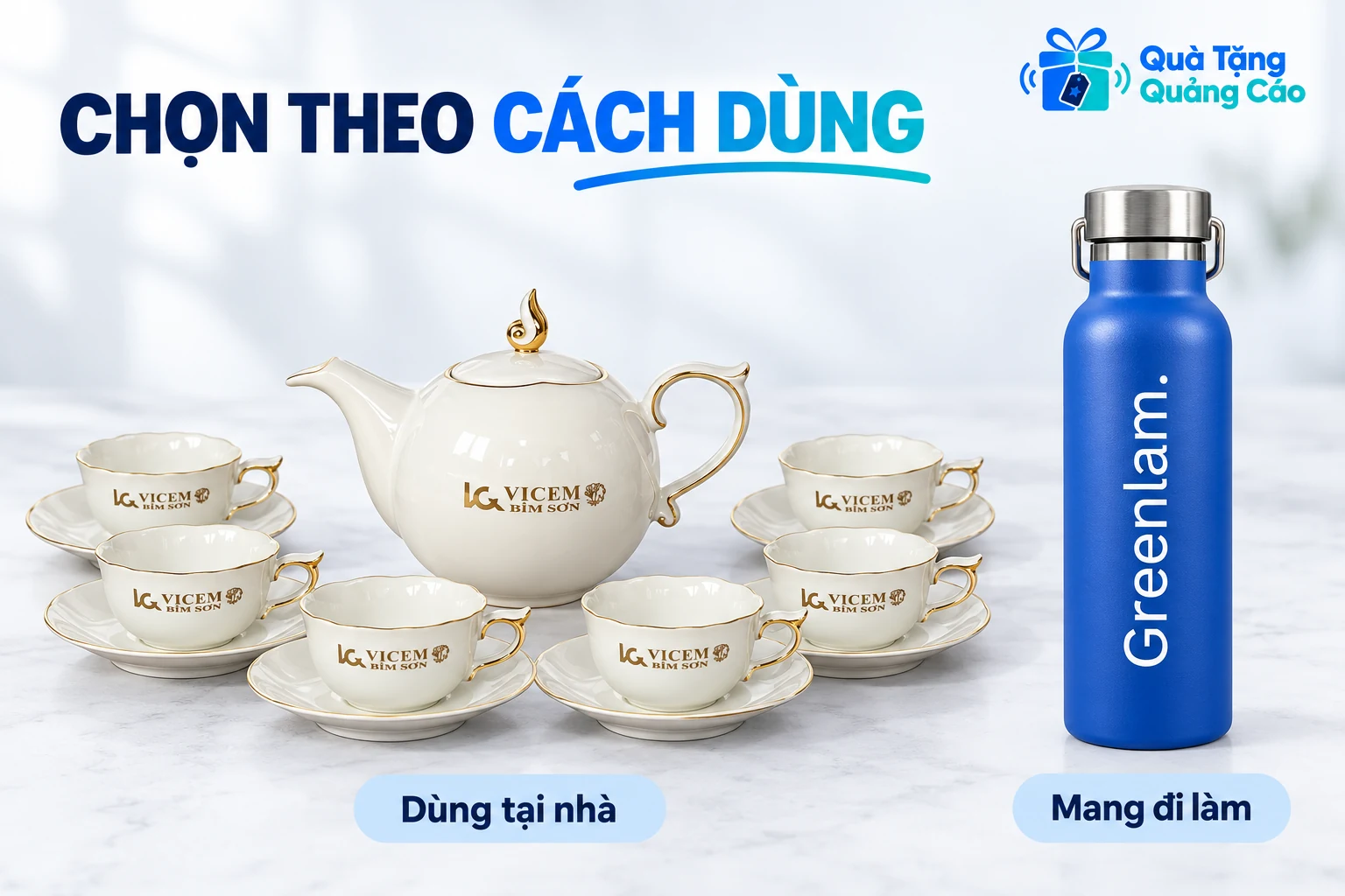 Bộ ấm chén trắng viền vàng và bình xanh được đặt trong hai vùng ảnh riêng