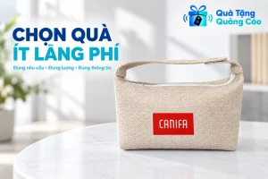 Túi dáng ngang màu kem in CANIFA cùng tiêu đề chọn quà ít lãng phí