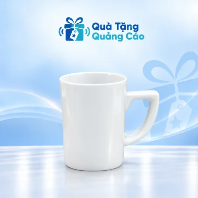 Cốc sứ trắng GPC-LSV quai vuông trên nền Quà Tặng Quảng Cáo