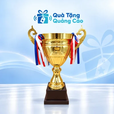 Cúp 2024A cao 43 cm miệng mở, hai quai cuộn trên nền Quà Tặng Quảng Cáo
