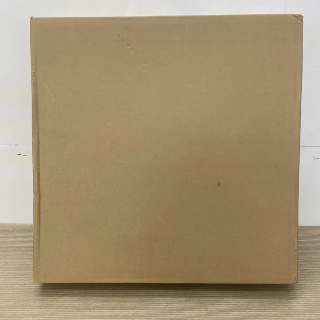 Hộp carton nâu trơn trong cấu hình đồng hồ HD98