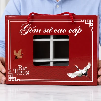 Minh họa người xem mặt hộp có chữ Bát Tràng, hình chim và ô cửa sổ