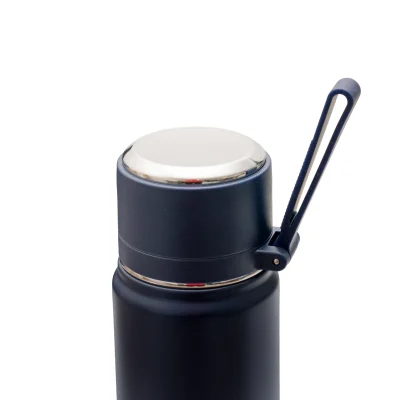 Chi tiết nắp viền bạc và quai cứng dựng lên của Kalpen AR15 xanh than