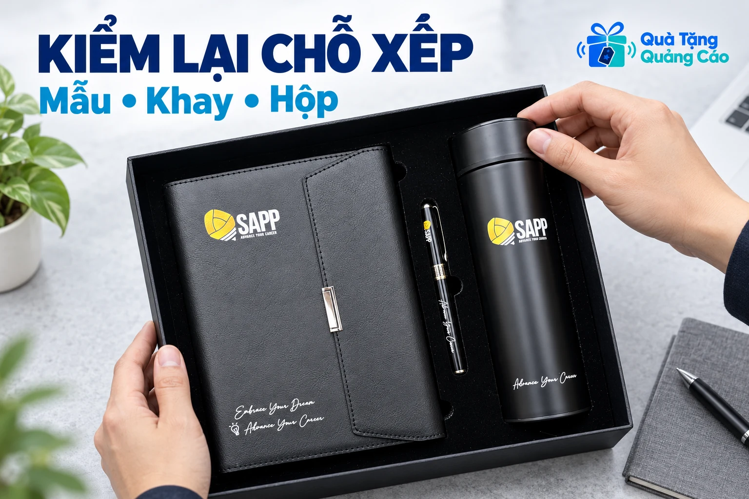 Kiểm vị trí bình và các món trong khay bộ quà