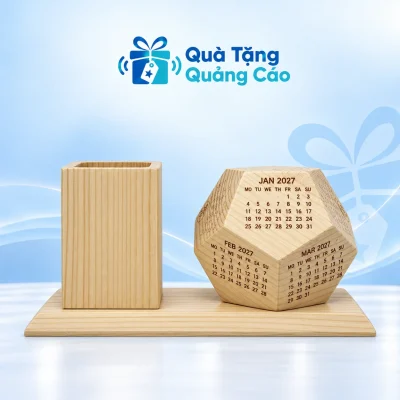 Phối cảnh lịch gỗ 12 mặt2027 kèm ống bút và đế gỗ