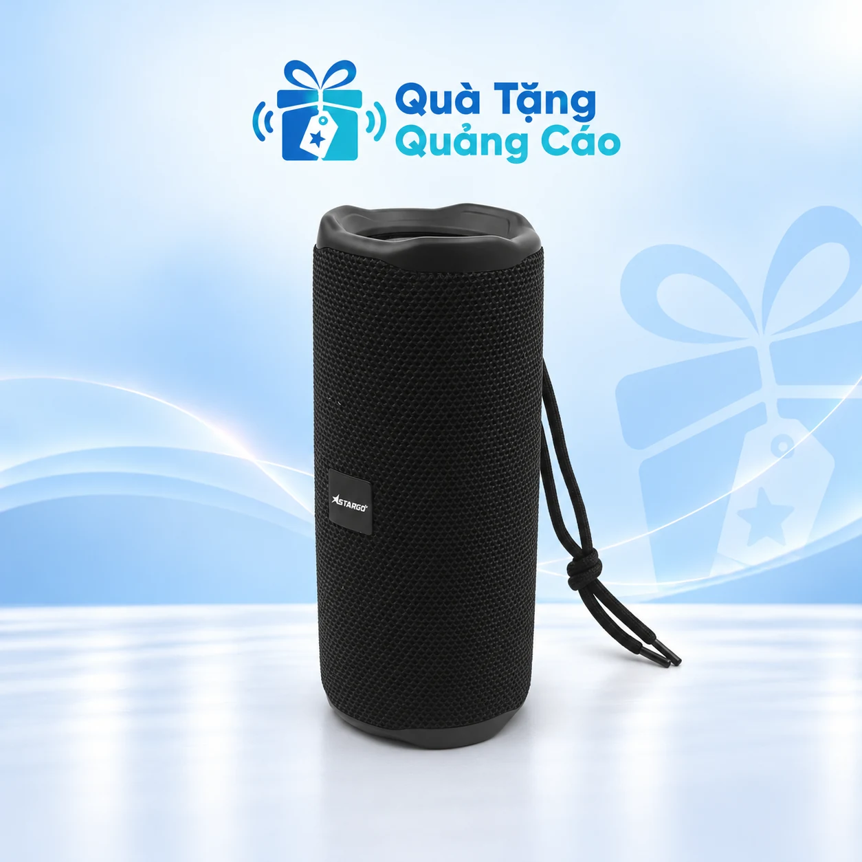 FlexGo đen trên nền thương hiệu Loa StarGO FlexGo đen thân đứng bọc vải trên nền xanh nhạt