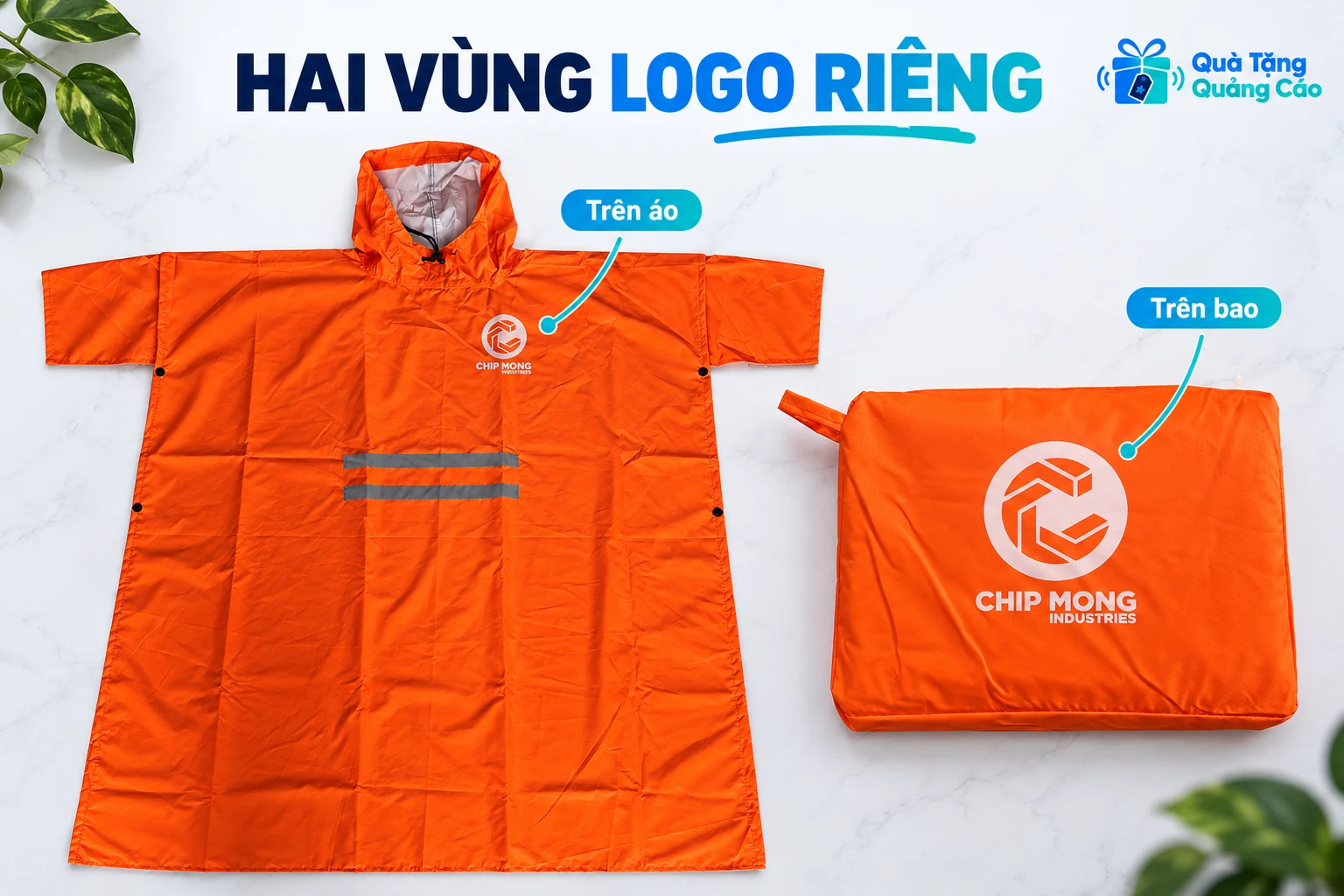 Vùng logo ở thân áo mưa và mặt bao đựng được đặt cạnh nhau để quan sát