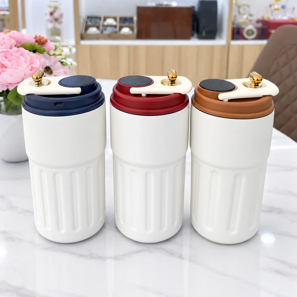 Ba màu nắp xanh, đỏ và nâu của ly BGN15 thân kem