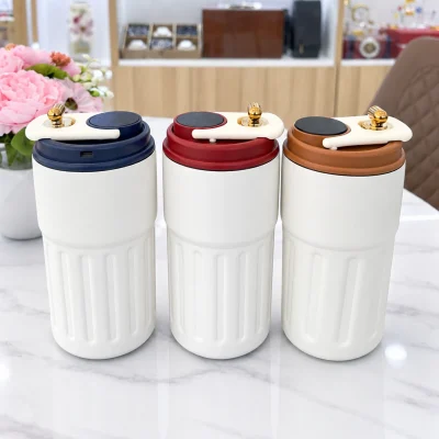 Ba màu nắp xanh, đỏ và nâu của ly BGN15 thân kem