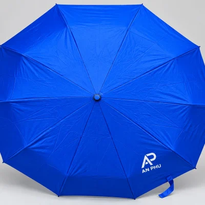 Mô phỏng logo AP AN PHU một màu trên tán ô xanh