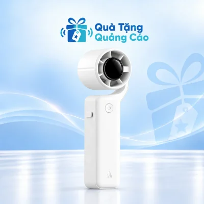 Quạt AECOOLY AirGimbal PF04 màu trắng có giá đỡ cong trên nền Quà Tặng Quảng Cáo