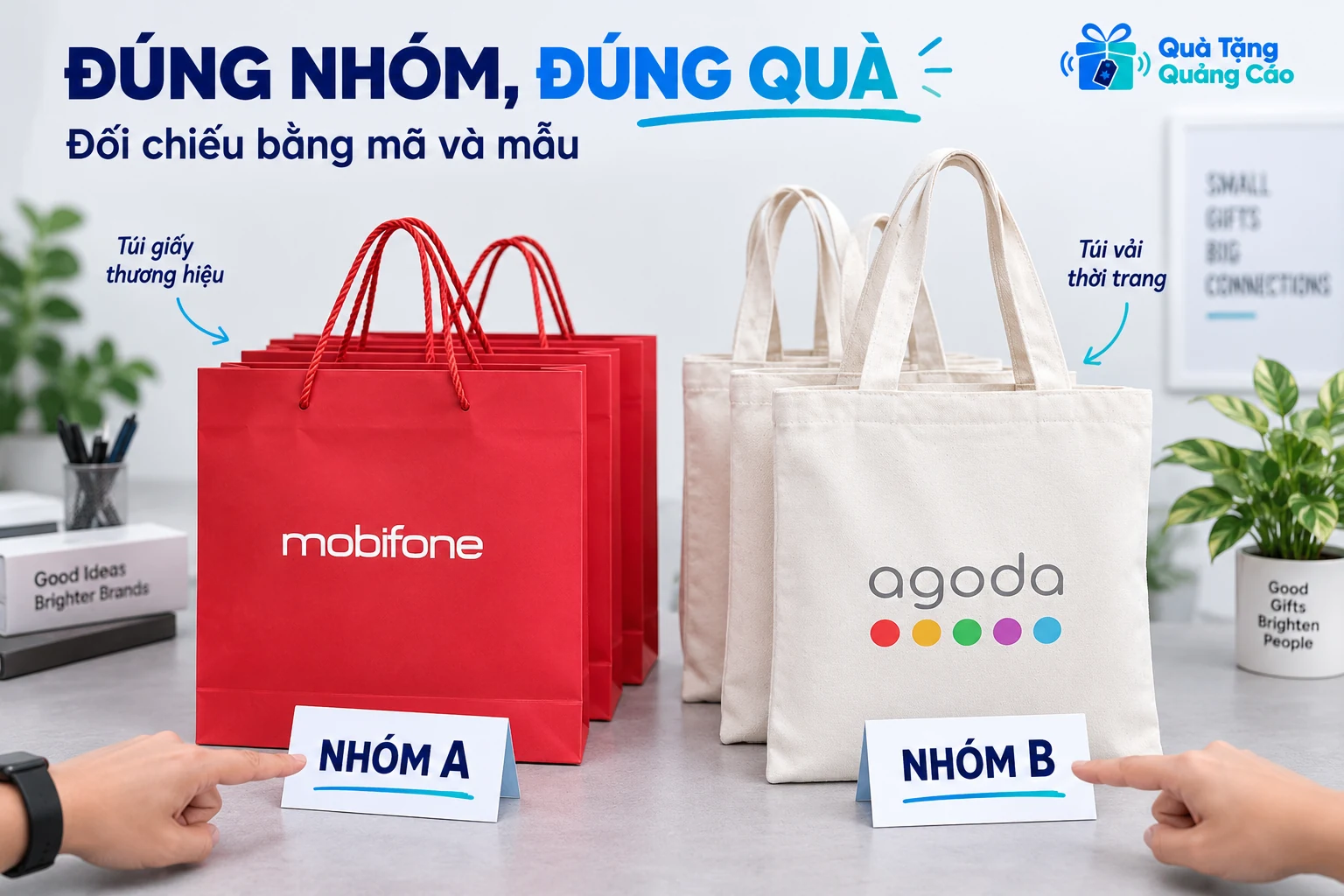Hai mẫu túi quà được tách nhóm A và B bằng nhãn chữ tại quầy