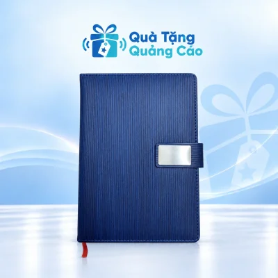 Sổ A5 xanh tai nam châm kim loại trên nền Quà Tặng Quảng Cáo