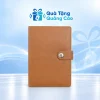 Sổ A5 bìa PU nâu, tai bo tròn khuy bạc và hai đường chỉ ngang
