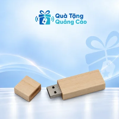 USB gỗ UGV 006 nắp rời trên nền xanh nhạt