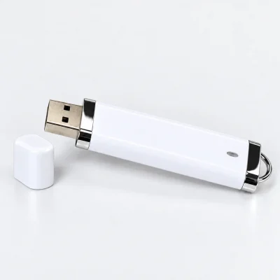 Cận vỏ nhựa trắng, viền màu bạc, đầu kết nối và nắp rời của USB UNV 001